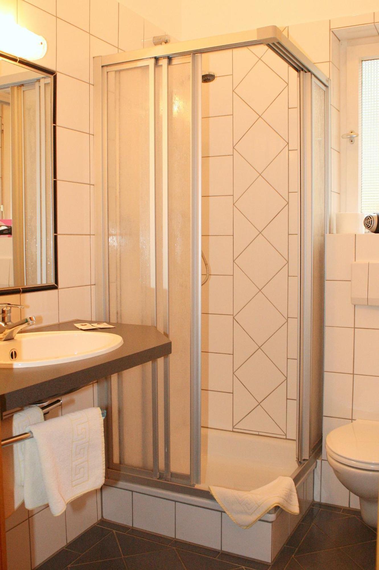 Hotel Haus Hellhohl Garni Brilon Bagian luar foto